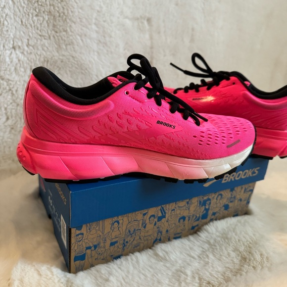 Brooks Ghost 13 Running Shoe in Splash Pink size 6.5 - Picture 6 of 10
